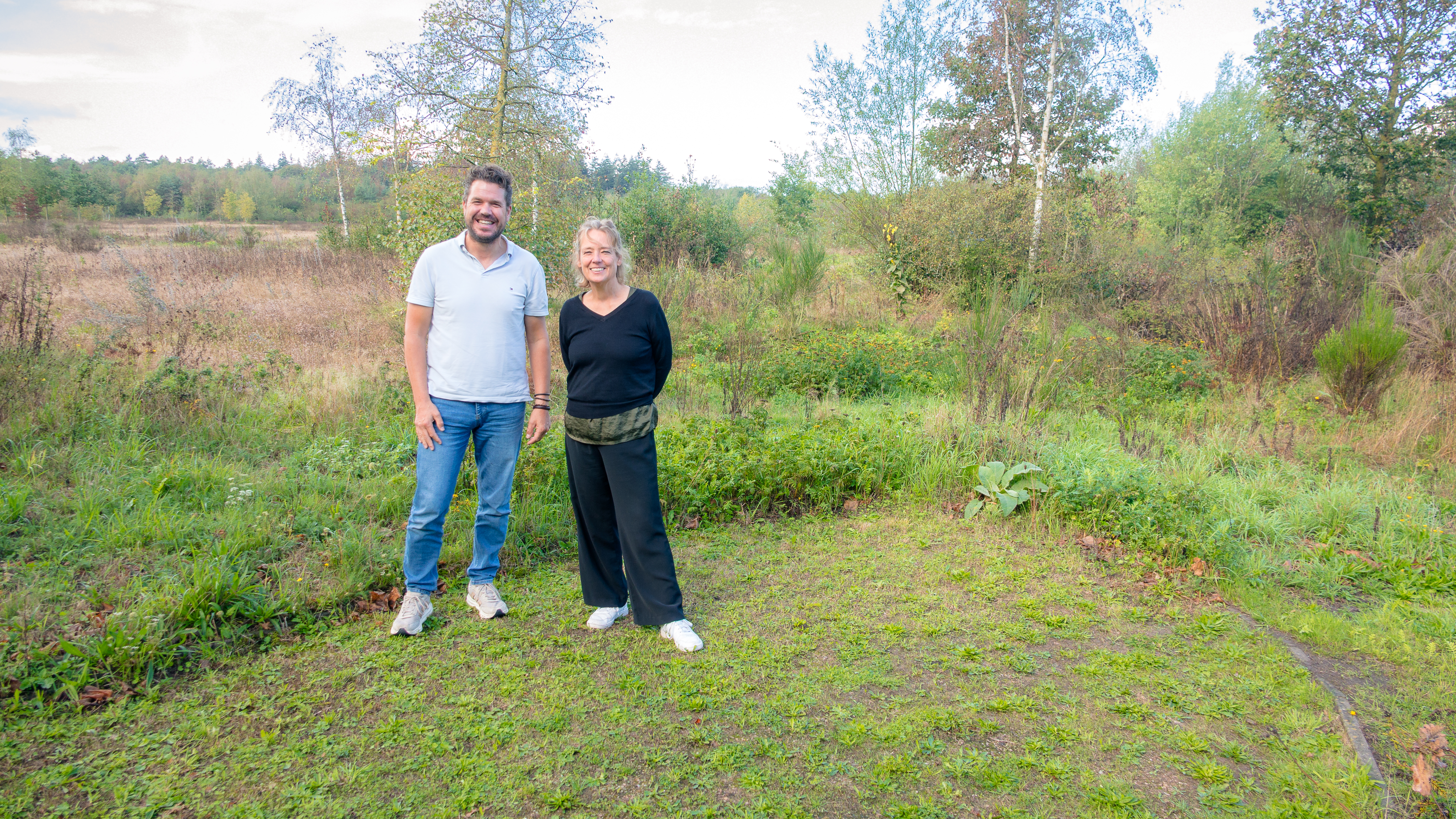 ARK en Natuurbegraven Nederland tekenen een samenwerkingsovereenkomst