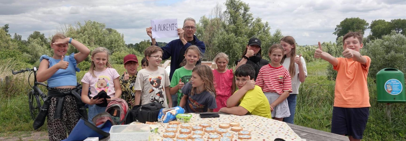 Leerlingen vieren geboorte jonge zeearend