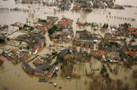 Hoogwater Itteren 1995 Foto Beeldbank Rijkswaterstaat Bart van Eyck
